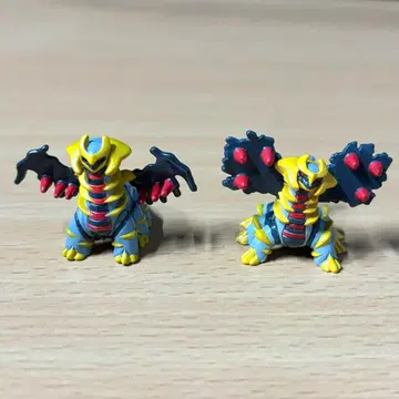 포켓몬 기라티나 미니 피규어 2개