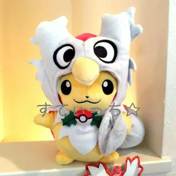 포켓몬 피카츄 딜리버드의 판초를 입은 피카츄 딜리버드