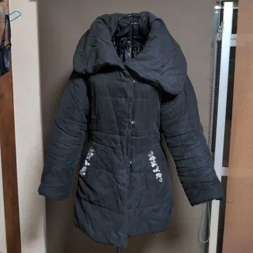 DaTuRa 비쥬 블랙 롱 다운 코트