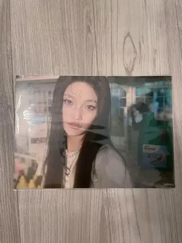 ILLIT 비주얼 시트 Amazon 한정판 혜택 시간아 멈춰라 이로하