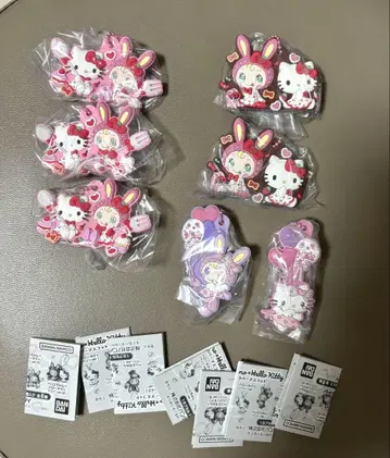 메조피아노 x 헬로키티 캡슐 러버 마스코트