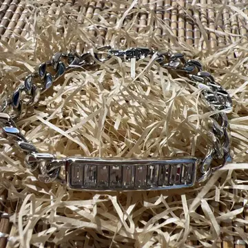 SWAROVSKI 바게트 컷 체인 팔찌