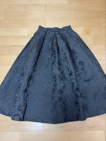 ELFRANK 턱 볼륨 플레어 스커트