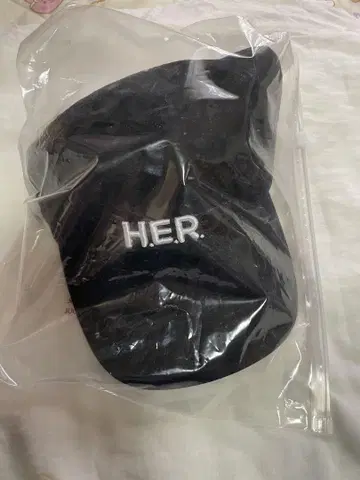 미착용 새상품 H.E.R. 캡 2024 IU 월드 투어 캡