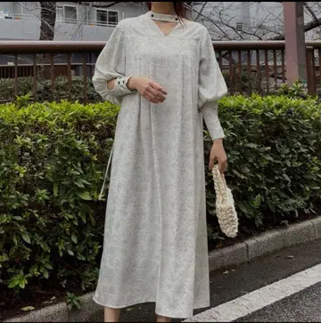 새상품급 윌프리 올 패턴 프린트 원피스 화이트 모노톤 플레어