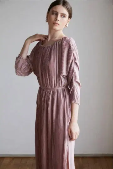 택 포함 미사용 새상품 에스테라케이 Isabel Pleated Dress