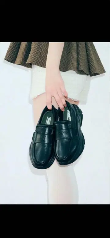 [ 미사용 새상품 ] LILY BROWN x PUMA 로퍼 25.0 cm