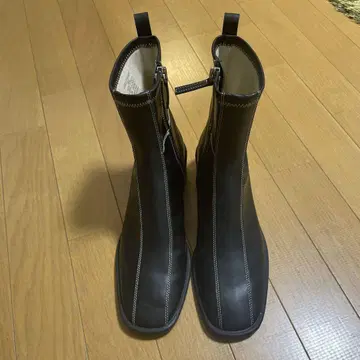 ZARA 지퍼 블랙 부츠 사이즈 38