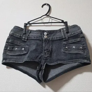 그런지 y2k 헤이세이 갸루 스컬 스터드 숏팬츠