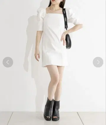 Chico 5부 소매 파워 숄더 데님 미니 원피스 화이트