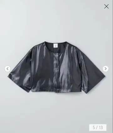 6(ROKU) 폴리에스테르 새틴 크롭 상의 블랙