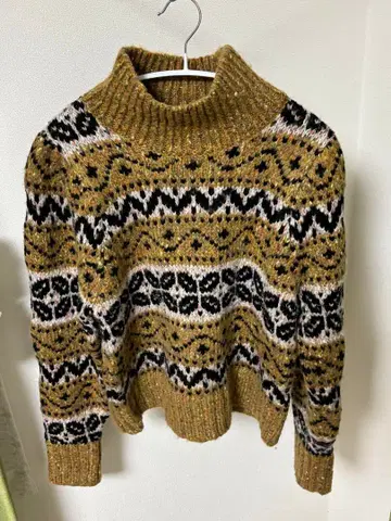 ZARA 멀티 패턴 모크넥 스웨터