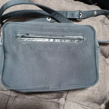 Y'SACCS 블랙 숄더백