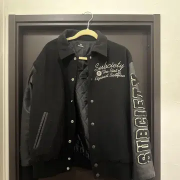 Subciety 바시티 자켓 블랙