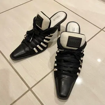 YELLO MONO SNEAKER MULES 블랙/화이트
