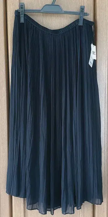 UNIQLO 블랙 플리츠 스커트 XL 미사용 새상품 택 포함