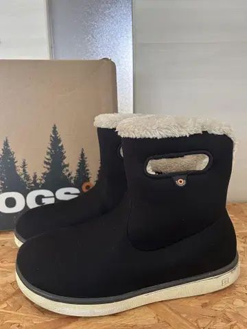 BOGS 블랙 퍼 부츠 23cm