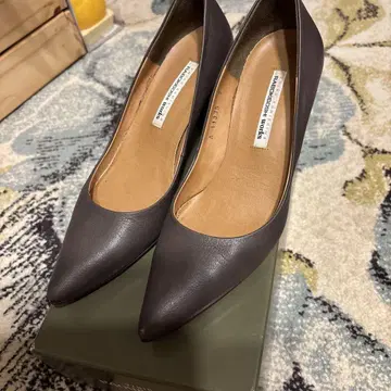 FABRIKIGOSHI works 다크 퍼플 펌프스 22