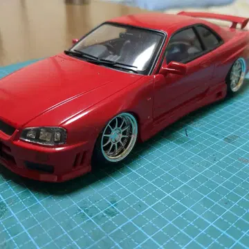 스카이라인 GTR R34 (1/24)