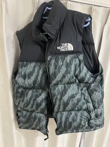 THE NORTH FACE 카모 패턴 다운 베스트 M
