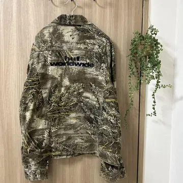 HUF 카모플라쥬풍 자켓