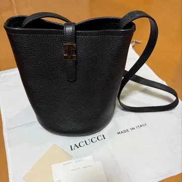 IACUCCI 테아 숄더백