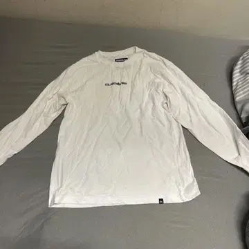 QUIKSILVER M 사이즈 화이트 긴팔 티셔츠