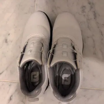 FootJoy 화이트 스파이크 슈즈