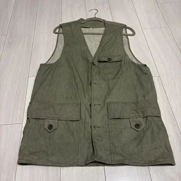 올리브색 헌팅 베스트