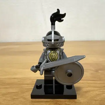 LEGO 기사 미니 피규어 방패와 검 포함