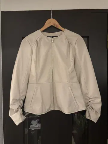 ZARA 노카라 페플럼 자켓 인조 가죽