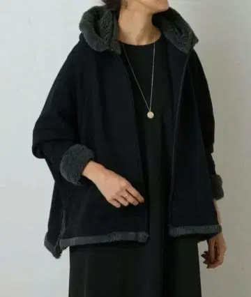 BEARDSLEY 보아 판초 후드티