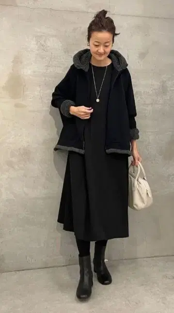 BEARDSLEY 보아 판초 후드티