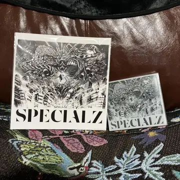 King Gnu 메가자켓 SPECIALZ 기간 한정판
