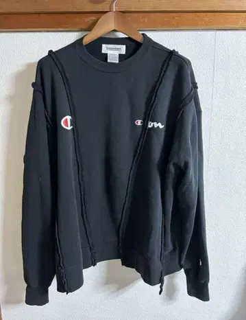 DISCOVERED x champion docking sweat 재구축