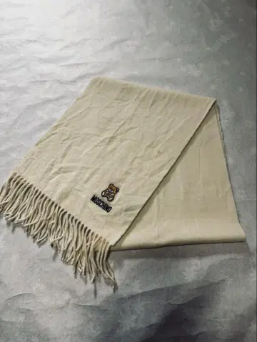 모스키노 머플러 테디베어 자수 울