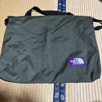 THE NORTH FACE 숄더백 올리브 그린