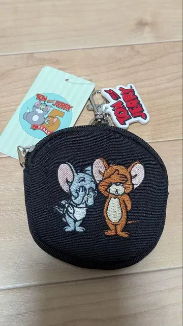 새상품 제리 앤 태피 자수 코인 케이스