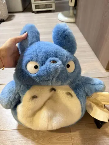 파란 토토로 백팩형 봉제 인형
