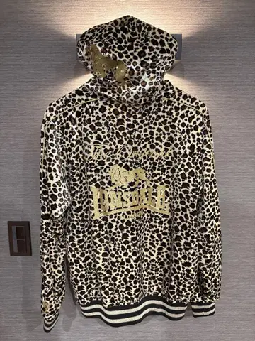 Lonsdale 레오파드 무늬 후드티 & 숏팬츠 셋업!