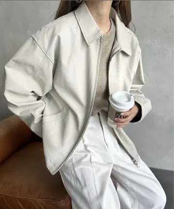 andme 인조 가죽 집업 자켓 아이보리