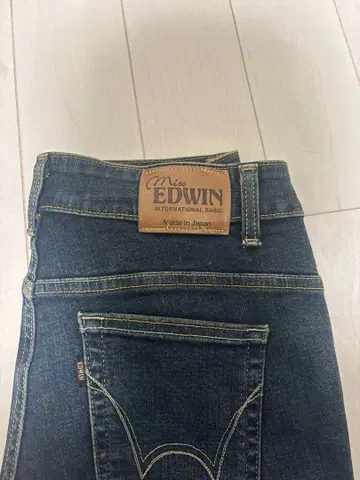 EDWIN 다크 블루 데님 슬림핏