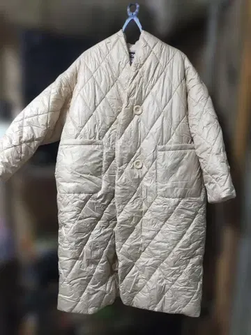 .kom 베이지 퀼팅 자켓
