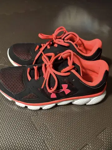 Under Armour 러닝화 블랙/오렌지