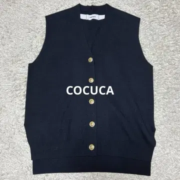 새상품급 cocuca 스무스 베스트 네이비 금장 버튼 니트 베스트
