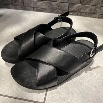 fitflop 크로스 스트랩 샌들 블랙