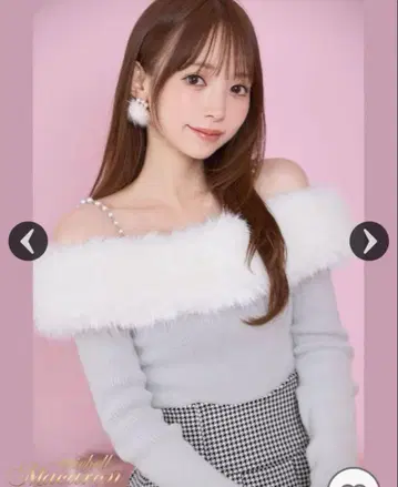 MichellMacaron 퍼 오프숄더 니트탑