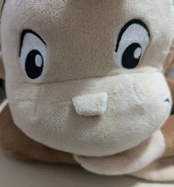 호기심 많은 죠지 누워있는 봉제 인형