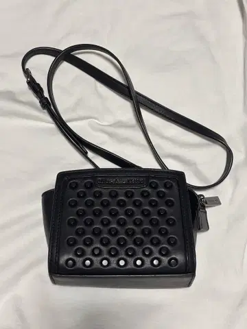 MICHEAL KORS 스터드 미니 숄더백