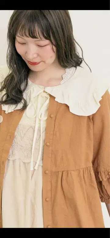 사만사 모스모스 면린넨 소매 프릴 블라우스 브라운 프리 사이즈